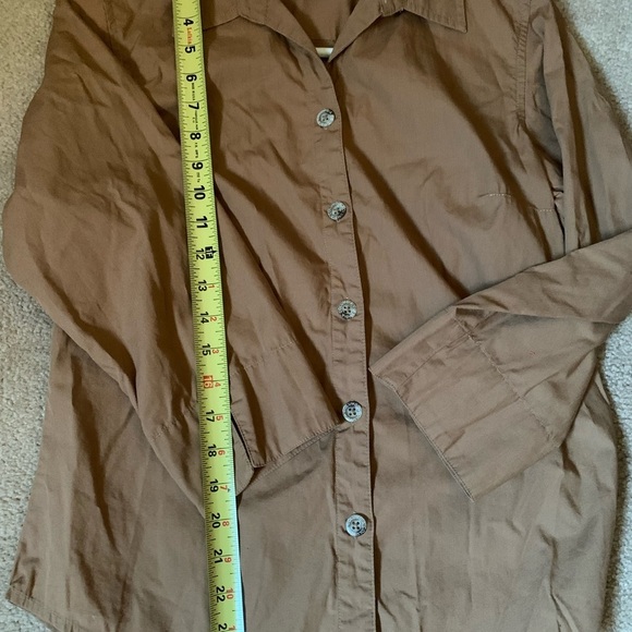 Columbia Women's shirt. Size medium. - Picture 5 of 6